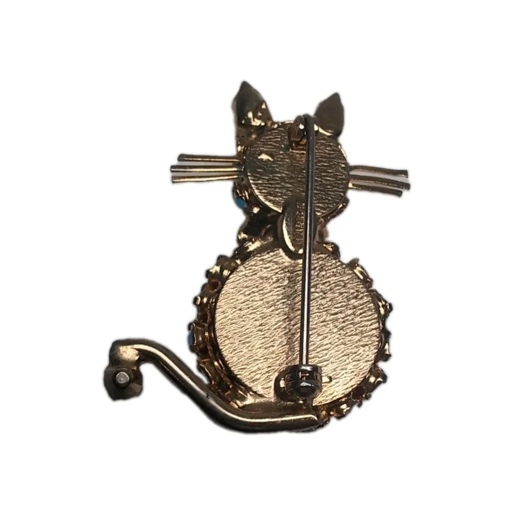 WARNER Cat Brooch Gold Tone Auroras Borealis Rhinestones Vintage Kitty Pin